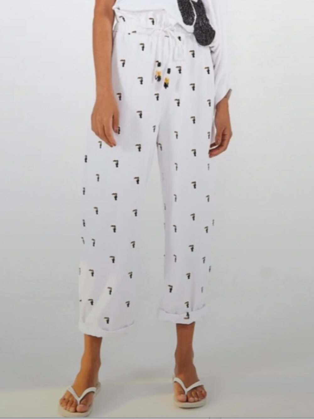 Farm Rio Tucano pants NWT (embroidered toucans)